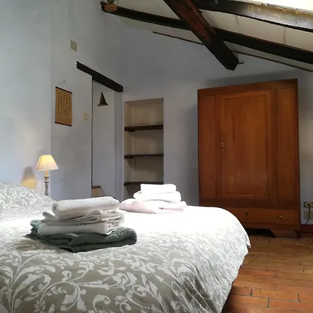 Casale Immerso Nella Natura بيت للعطل