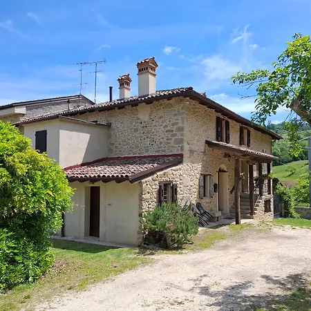 بيت للعطل Casale Immerso Nella Natura Castel dʼAiano