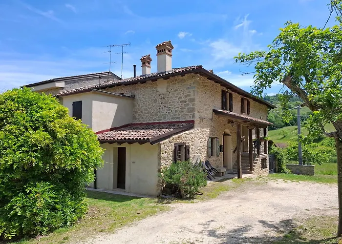Semesterbostad Casale Immerso Nella Natura Castel dʼAiano